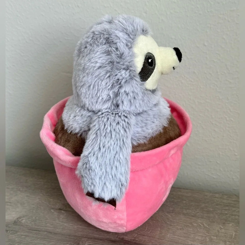 Fringe Studio Slow' Down for Summer Sloth Pet Toy, Sloffee. Toy has a very